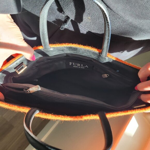 FURLA - Chic & Cozy: Orange Wool Handbag with Crossbody strap - Picture 7 of 12